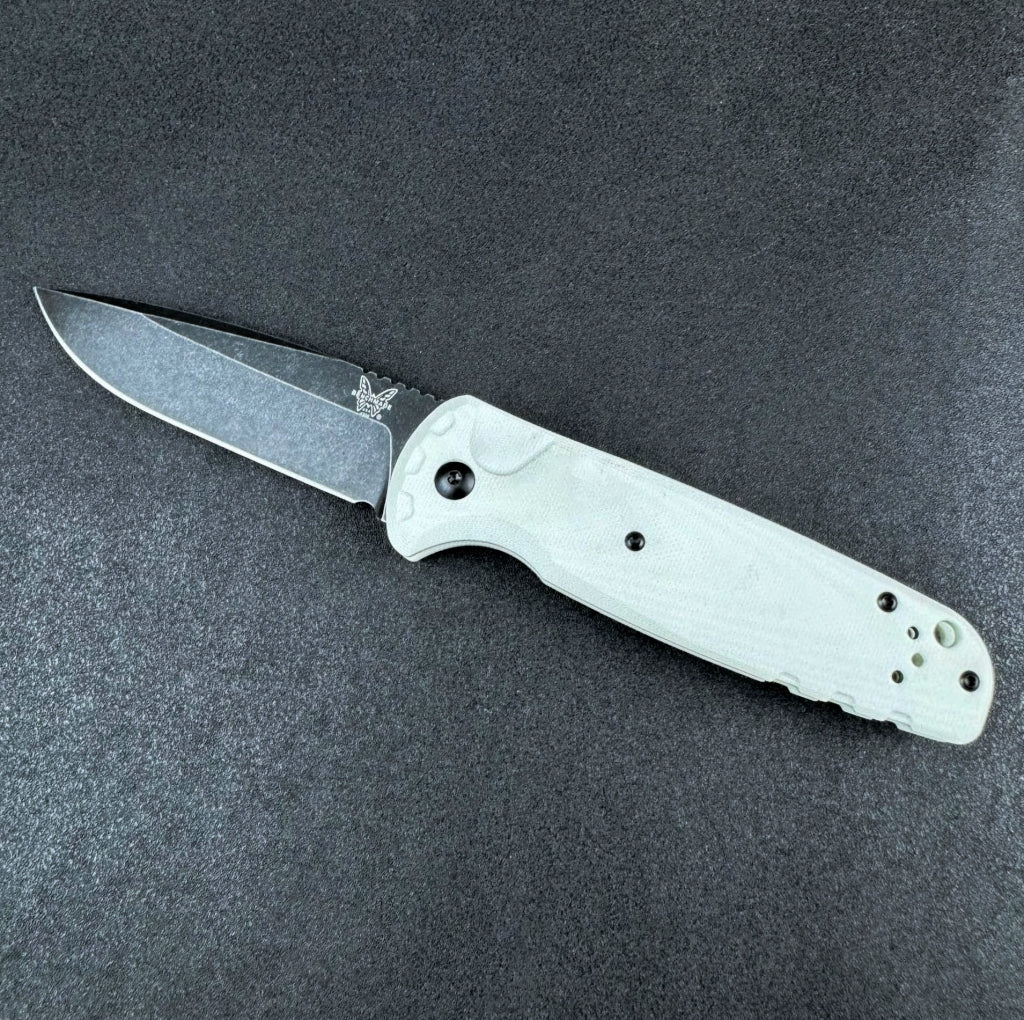 Benchmade BM4300 Folding Knife - FK18 - A reliable and versatile product for various needs