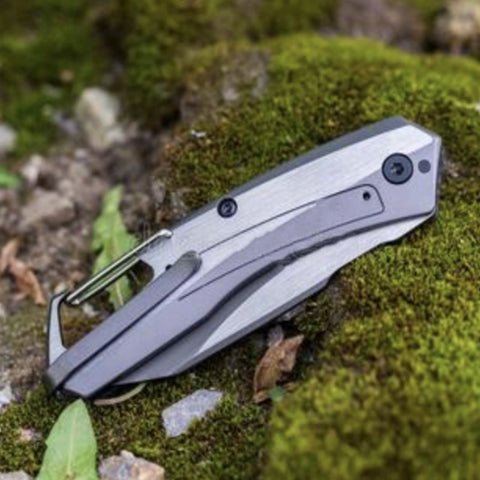 Feather Damascus Knife with Unique Steel Pattern